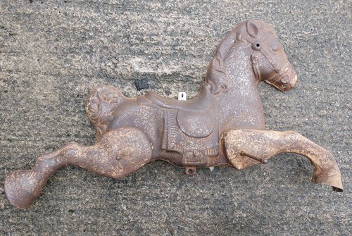 Antique mobo metal fairground - metal,