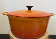 Le Creuset Volcanic Orange Cast Iron Casserole Pan Dish Dutch Oven 22cm With Lid