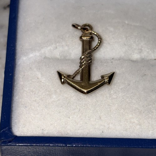 9ct gold anchor - , in