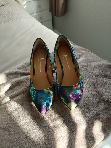 Shoes size - size, 7