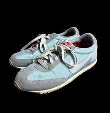 Vintage Women’s 1982 Nike