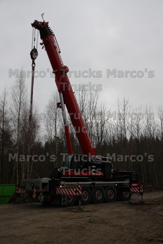 Truck photo crane - photo,