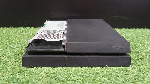 Faulty playstation ps4 - faulty,