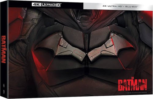 The batman 2022 batarang - batman,