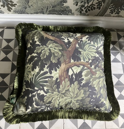 House hackney cushion - of,