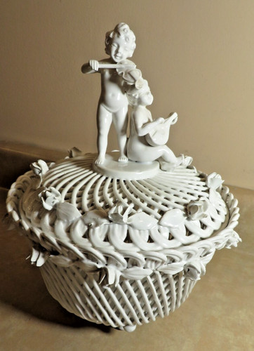Vintage white capodimonte - vintage,