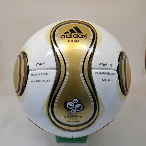 Adidas teamgeist fifa - fifa, world