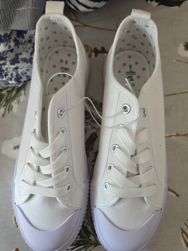 Ladies size canvas - size, 5
