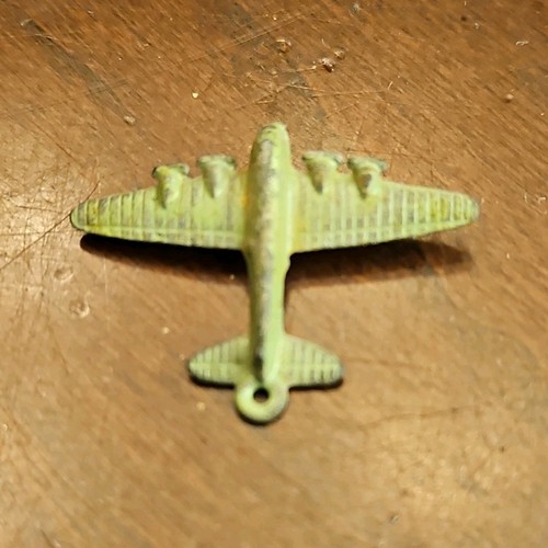 Small green metal - small,