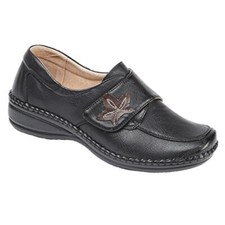 Wide fitting shoes - fitting,
