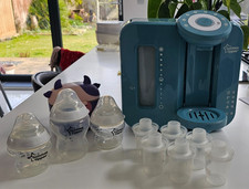 Tommee Tippee Perfect Prep baby formula machine and accessories