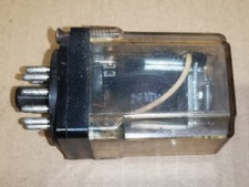 x2 Old fruit machine Switching Relay 24v DC (11-Pin)