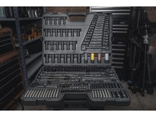 Halfords Advanced Black Edition 200 Piece Socket Set RRP £440