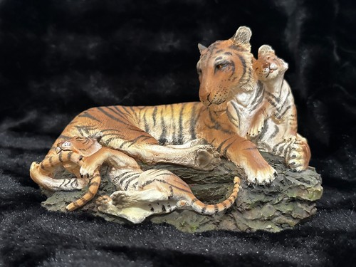 Hamilton collection tigress - hamilton,