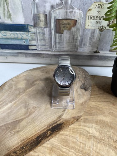 Badus quartz esq - quartz, swiss