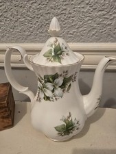 Large vintage Royal Albert China Trillium design 2 pint capacity coffee pot.