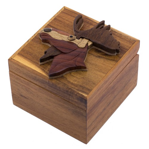 Wood intarsia moose small size - intarsia,