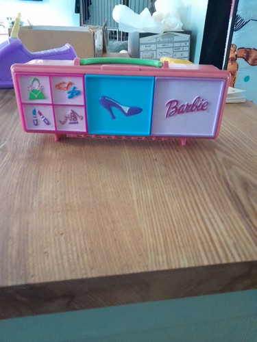2001 vintage barbie - barbie, carry