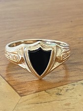 Gents 9ct Gold & Onyx Shield