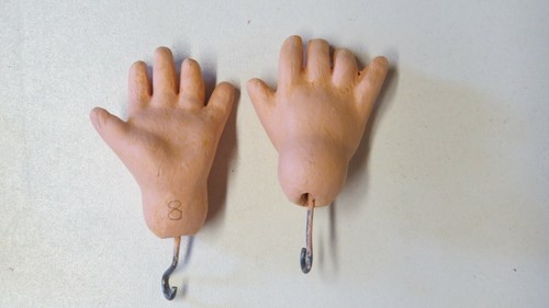 Jumeau hands for - jumeau, dolls