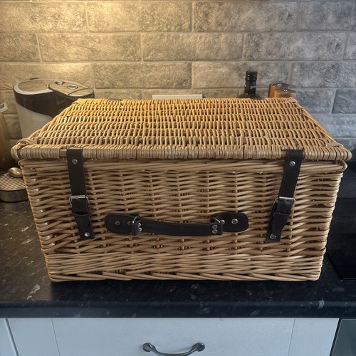 Wicker basket with lid - wicker,