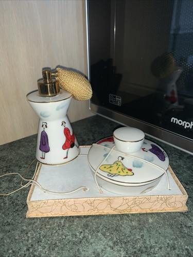 Pretty vintage porcelain - pretty,