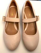 Clarks Artisan Shoes Nude