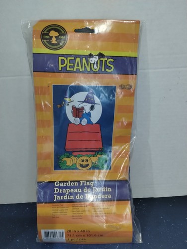 Snoopy peanuts house garden - snoopy,
