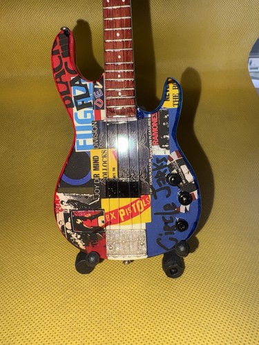 Sex pistols miniature - sex, guitar