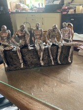5 Men sitting on wall, Silver
