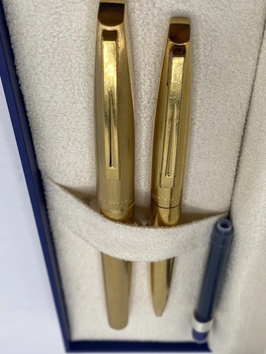 Waterman plaque org - c/f, gold