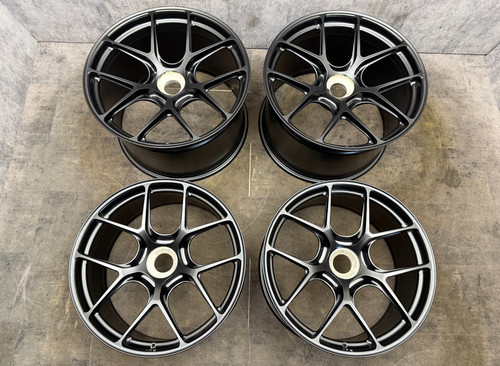 Lamborghini aventador - 20/21",