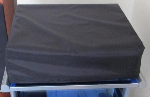 Black nylon dust - black,