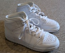 Nike Air Jordan 1 MID TRIPLE