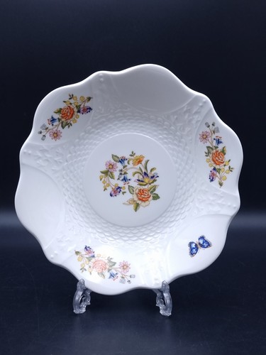 Aynsley cottage garden - garden, wavy