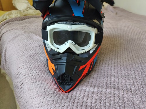 Motorcycle helmet size - motorcycle,