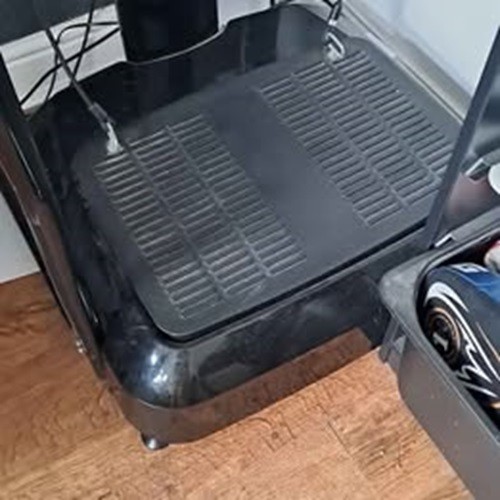 Gym master vibrating plate