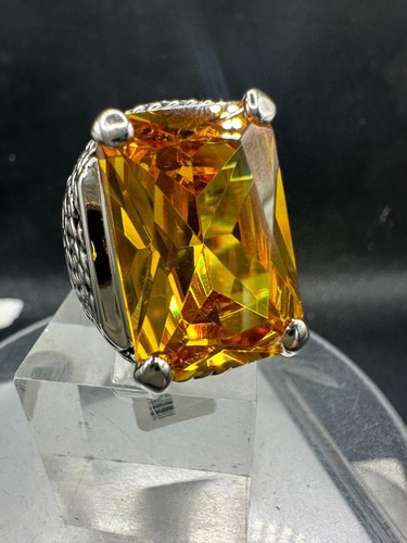 Champagne ring cocktail