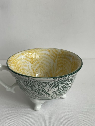 Lovely tea coffee mug futon - by,