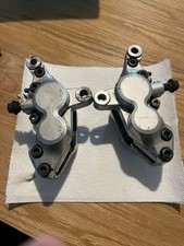 Yamaha FZR400RR brake calipers