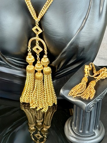 Vintage trifari gold tone - trifari,