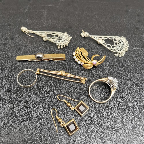 Vintage costume jewellery job - costume,