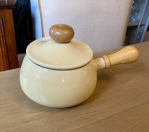 Vintage beige enamelware pot