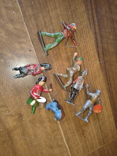 Vintage lead figures - ,