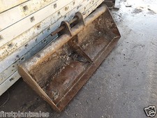 1.2m Ditching/grading Bucket P/D 35mm D/W 135mm C/C 135mm (890)