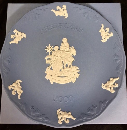 Wedgwood christmas plate 2000 - plate,
