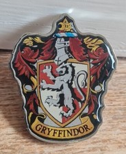 GRYFFINDOR HOUSE CREST OFFICIAL PIN BADGE (S16) - HARRY POTTER HOGWARTS SCHOOL