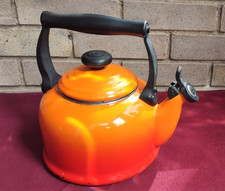 Le Creuset Whistling Kettle -