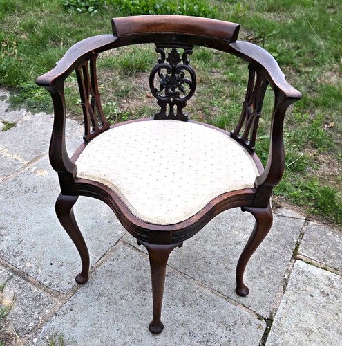 Victorian walnut nursing - walnut,