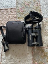 Vanguard Endeavor ED 10X42 Binoculars Mint Condition 